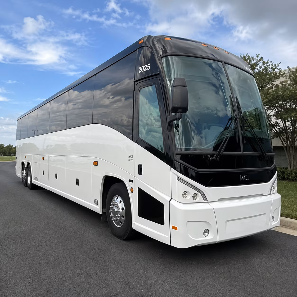 pawtucket short and long term charter bus services for pawtucket businesses